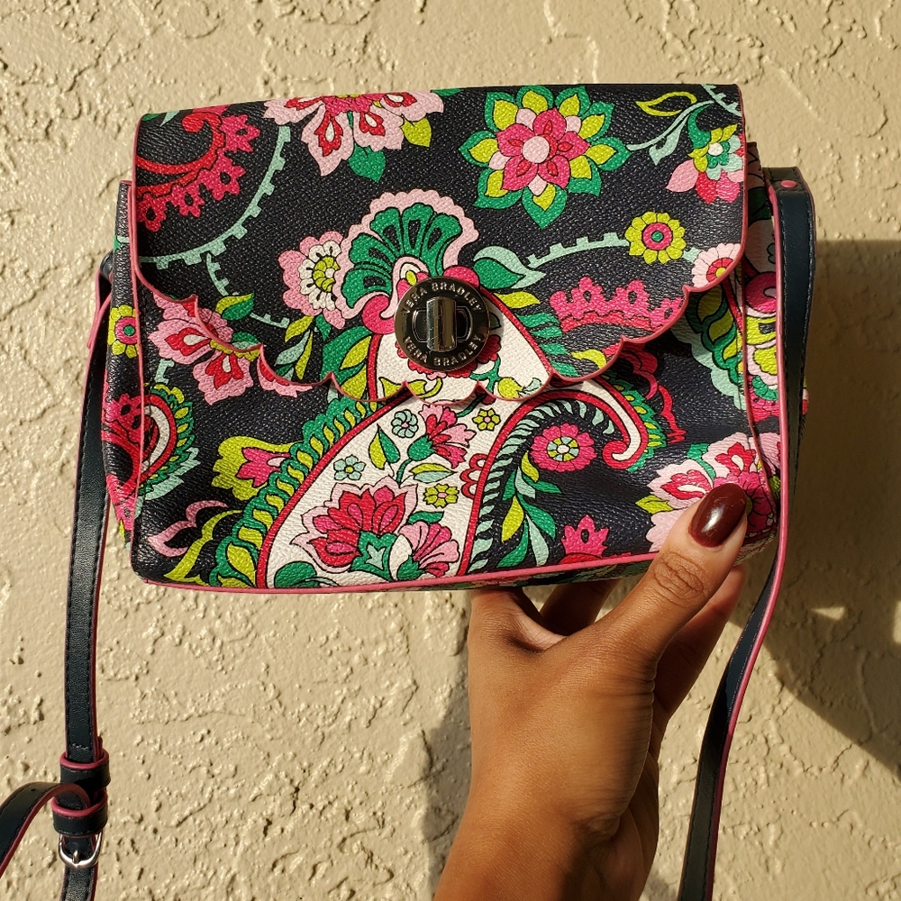 Vera Bradley Scalloped Petal Paisley Crossbody